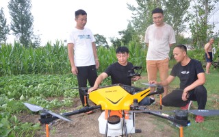 科技运用于农业：无人机灌溉、智能监测让耕作更轻松高效，告别传统劳累