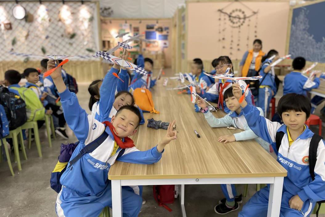 科技在农业上的应用:无人机、智能灌溉与机器人如何让农耕更高效省力-第1张图片-金科未来录 科技在农业上的应用:无人机、智能灌溉与机器人如何让农耕更高效省力-第1张图片-金科未来录